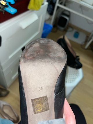 Tacones negros con lazo