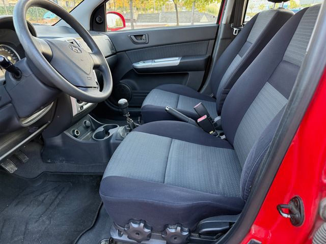 Hyundai Getz 1.4 GASOLINA 5 PUERTAS