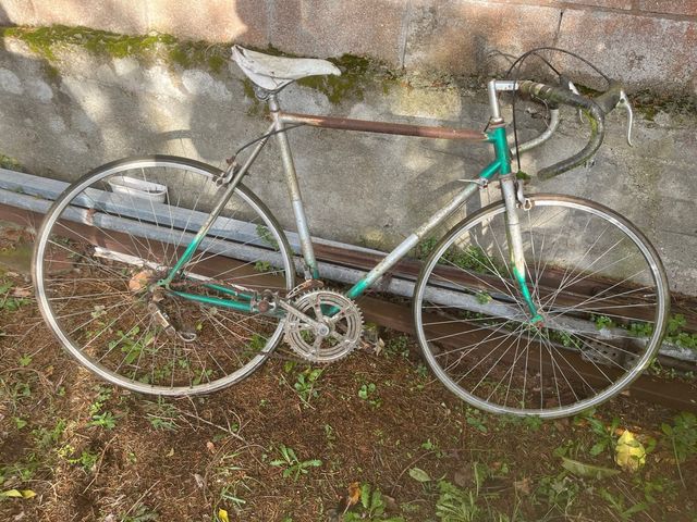 Bicicletta classica da restaurare