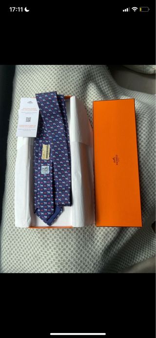 Corbata Hermès Paris nueva
