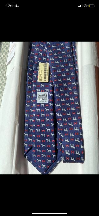 Corbata Hermès Paris nueva