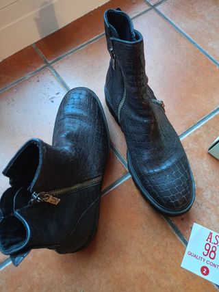 Botines negros hombre  A.S. 98. Talla 44/45.