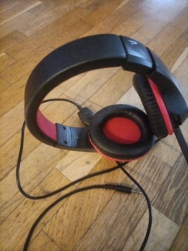 Auriculares con micrófono y cable