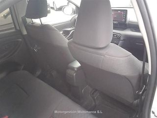 TOYOTA YARIS 1.5 120H Active Tech