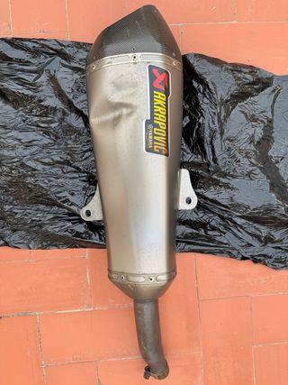 Tubo de scape Akrapovič Yamaha imitación con golpe