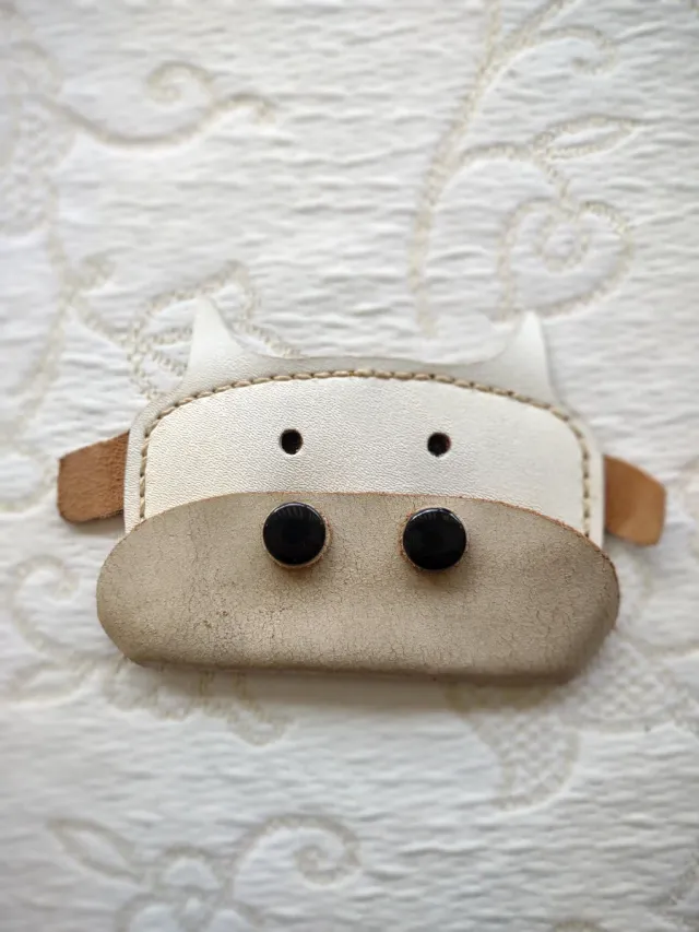 Monedero de cuero diseño vaca