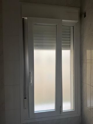 Ventana aluminio 1 con parte fija y otra abatible