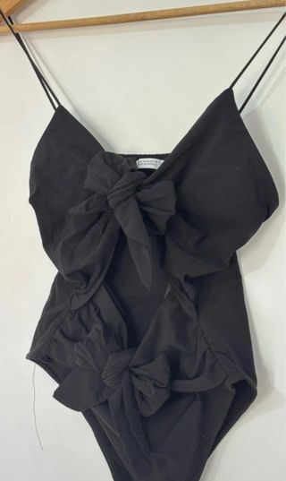 Body negro con lazos