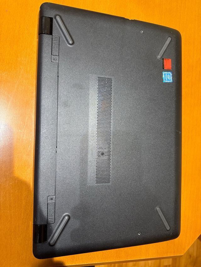 Portátil HP Negro con cargador incluido