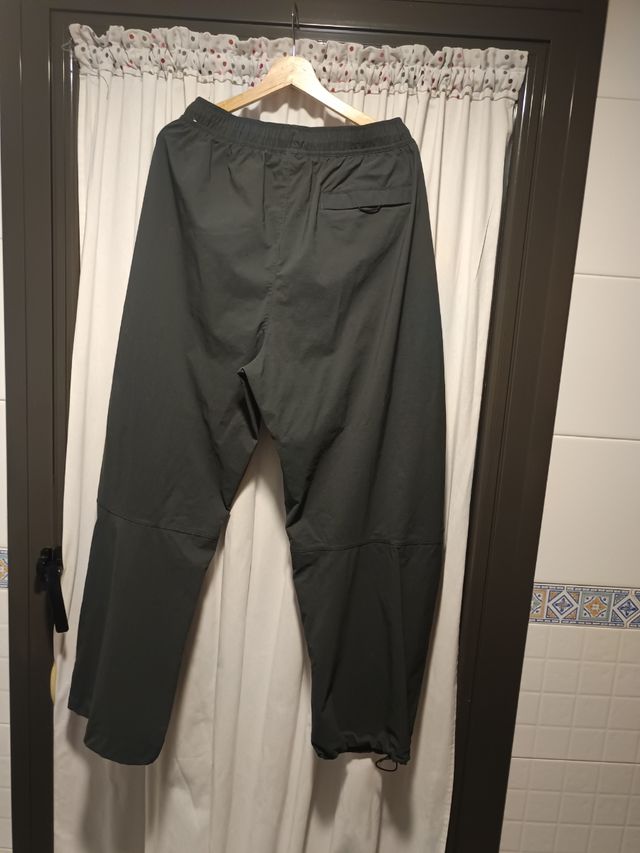 Pantalón Nike impermeable verde