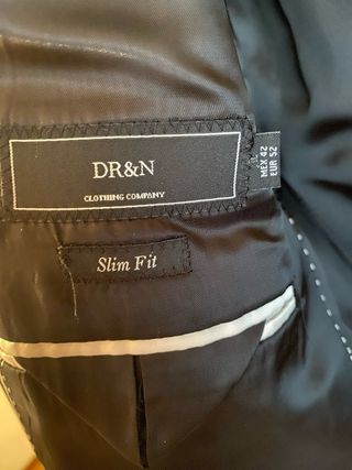 Traje de hombre azul marino