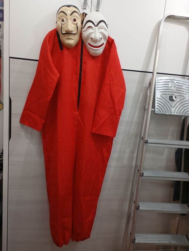 Disfraz rojo con capucha de La Casa de Papel
