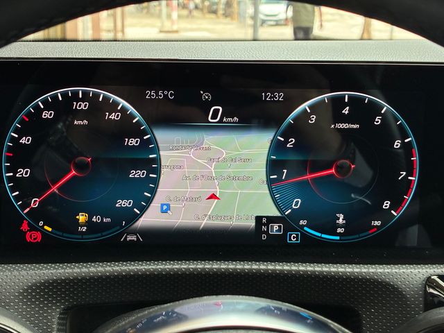 Mercedes-Benz Clase CLA 180 Shooting Brake *AMG*