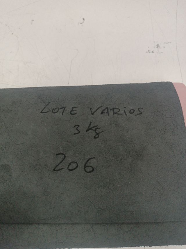 Lote retales cuero varios colores