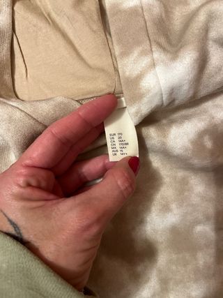 Sudadera niña tie-dye beige y blanco