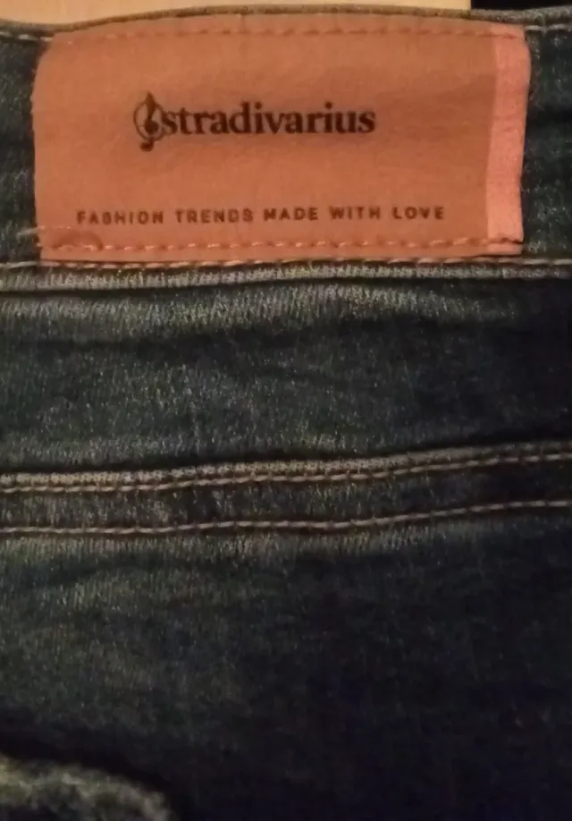 Vaqueros pitillo elástico Stradivarius T40
