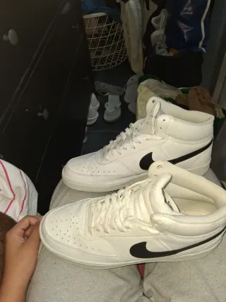 Zapatillas Nike Blancas y Negras