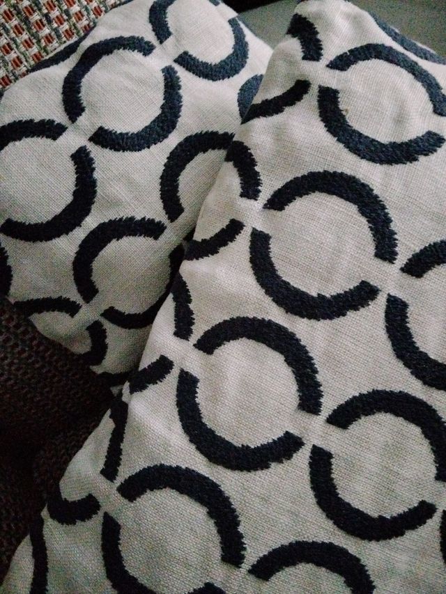 Cojines de Lino con Diseño Geométrico