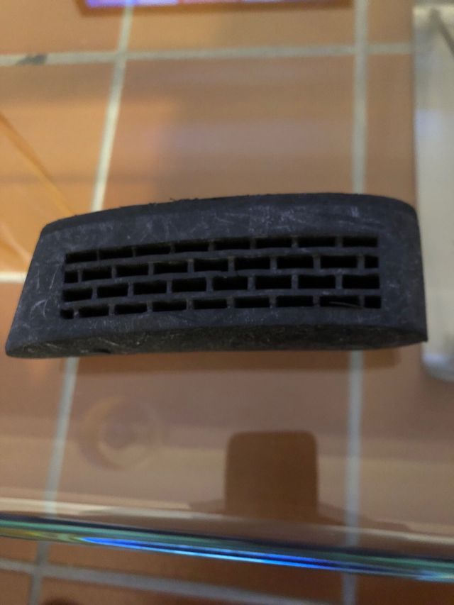 Cantonera de goma 4,2cm