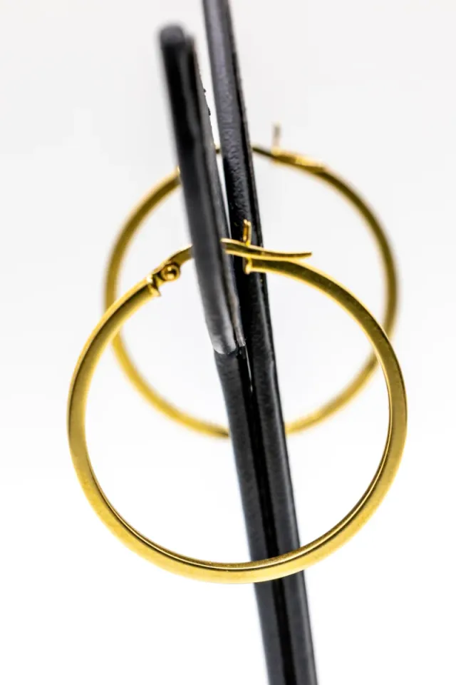 Orecchini a cerchio in oro 18k