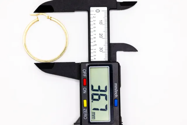 Orecchini a cerchio in oro 18k