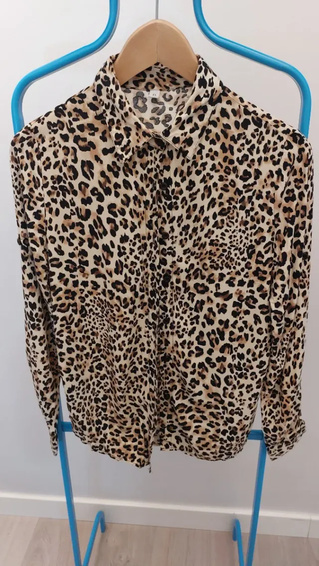 Camisa leopardo beige y marrón