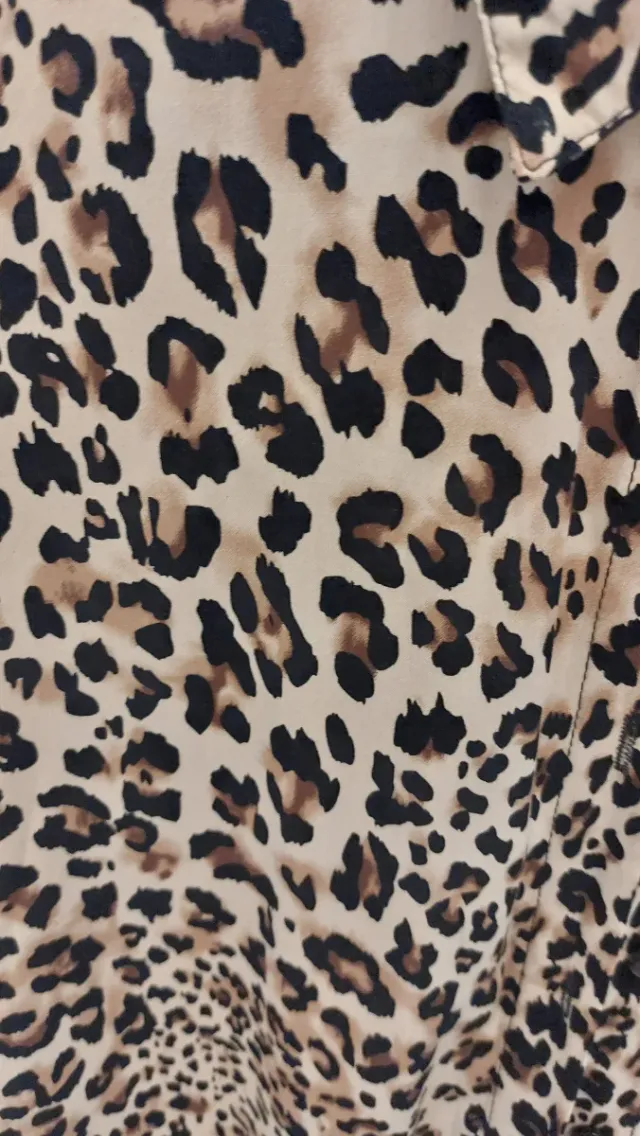 Camisa leopardo beige y marrón