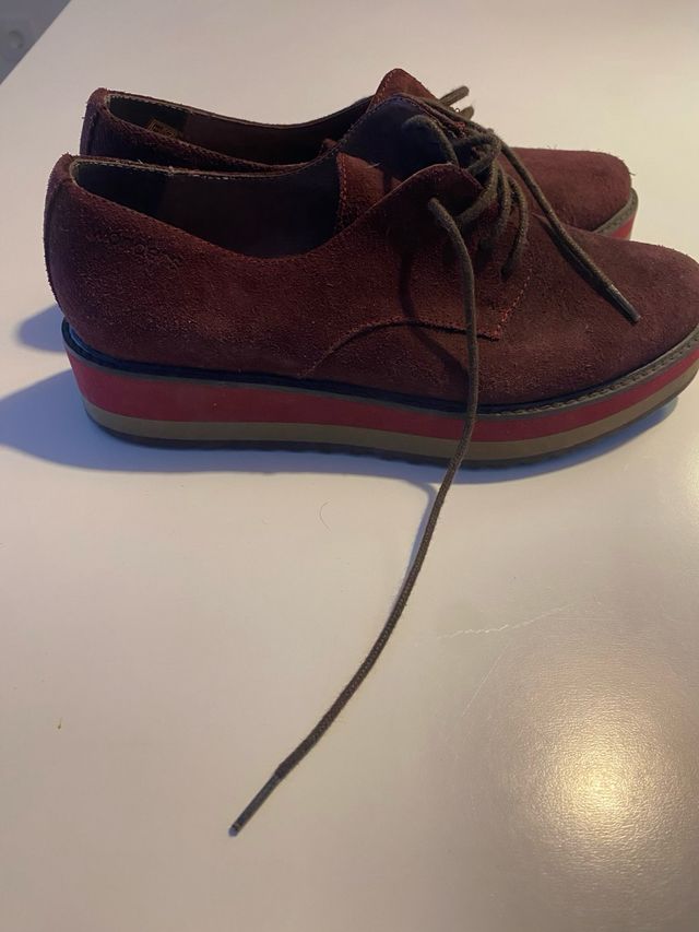 Zapatos Wonders ante burdeos