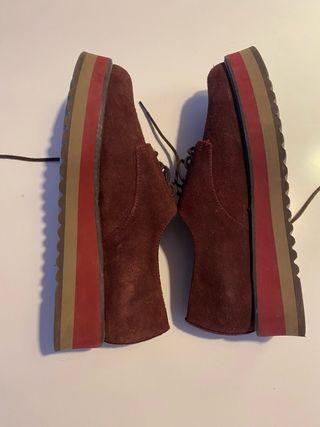 Zapatos Wonders ante burdeos