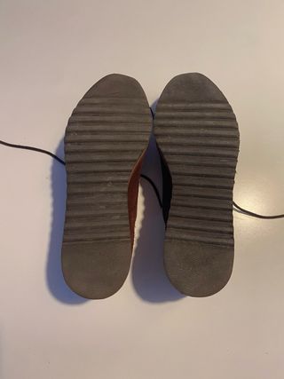 Zapatos Wonders ante burdeos