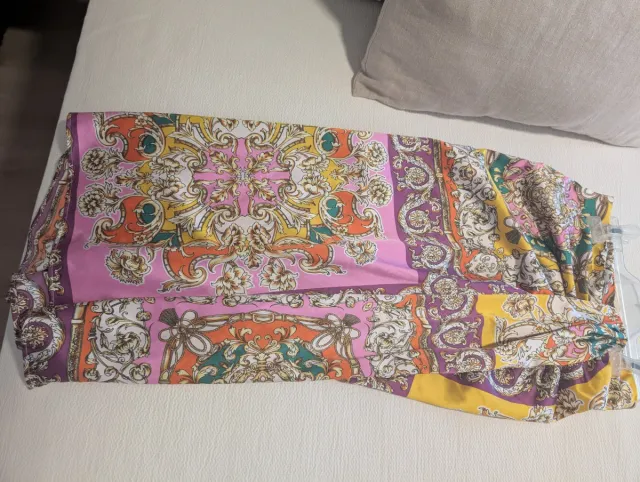 Falda midi estampada.