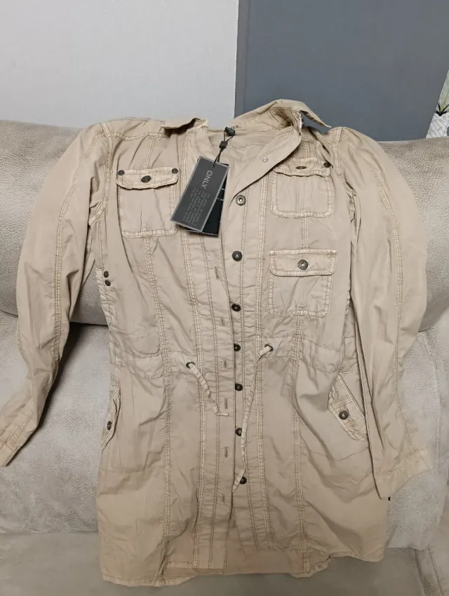 Vestido camisero ONLY beige