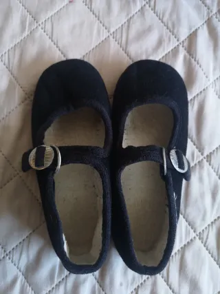 Zapatillas traje regional negras