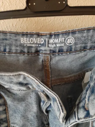Vaqueros Mom Fit Beloved