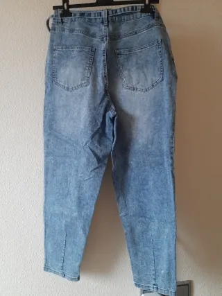 Vaqueros Mom Fit Beloved