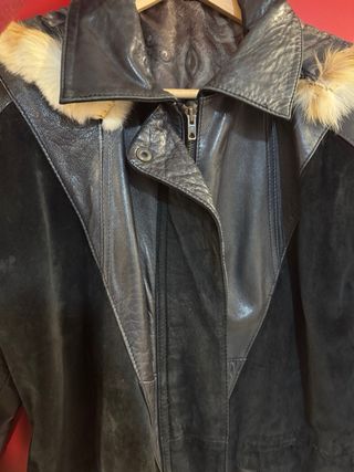 Parka negra con capucha Talla 40