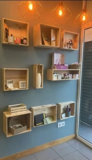 Scatole in legno per scaffali a parete