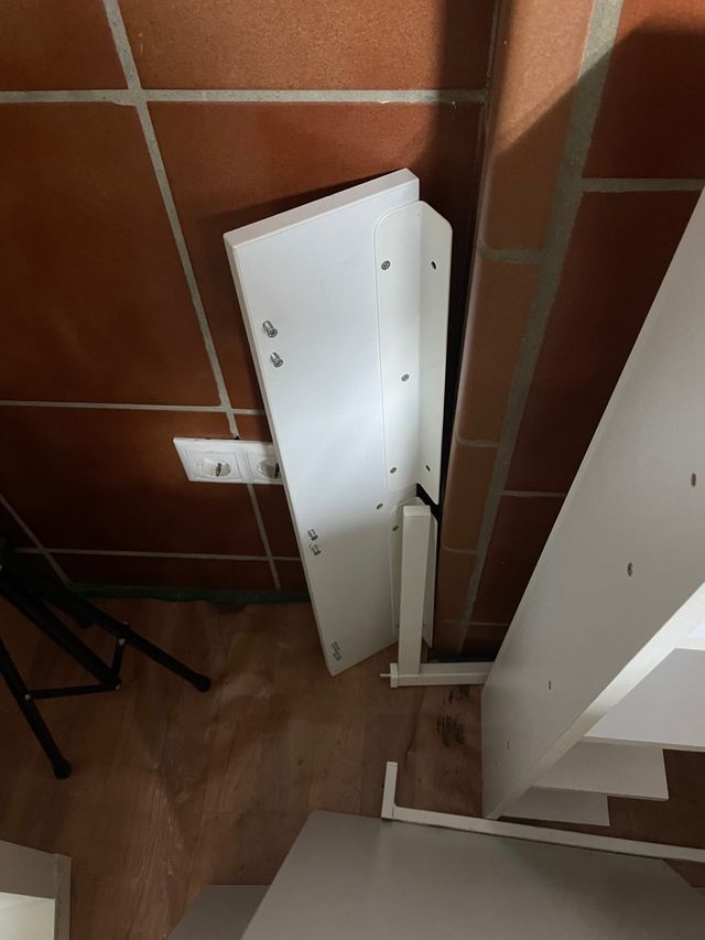 Scrivania pieghevole Ikea in legno bianco