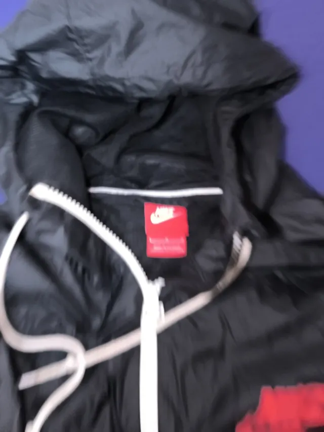 Cortavientos Nike Negro y Rojo