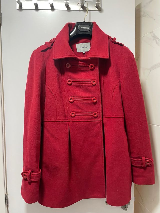 Abrigo rojo ETIEM
