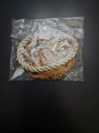 Pulseras mujer doradas SIN ESTRENAR LAS 2  X 3 EUR