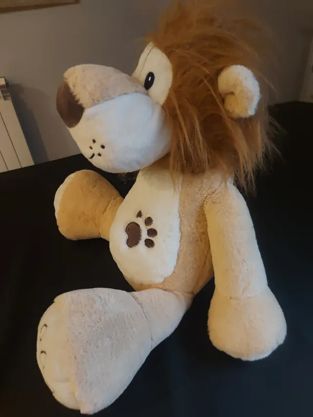 Peluche León Suave