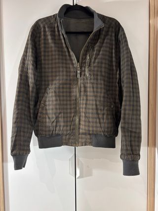 Chaqueta bomber reversible Zara.