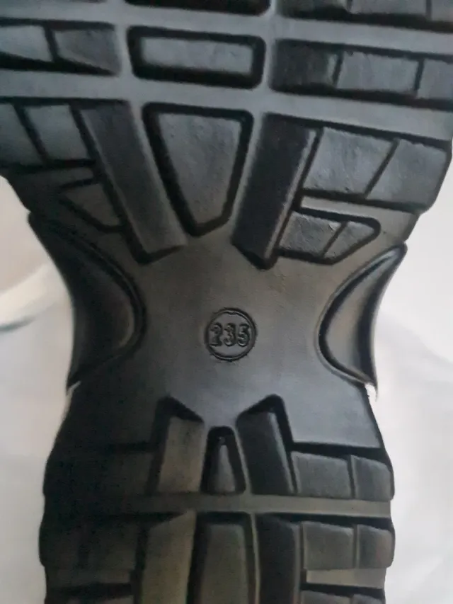 Botines infantiles beige calentitos