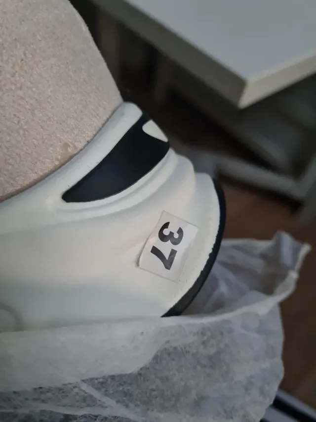 Botines infantiles beige calentitos