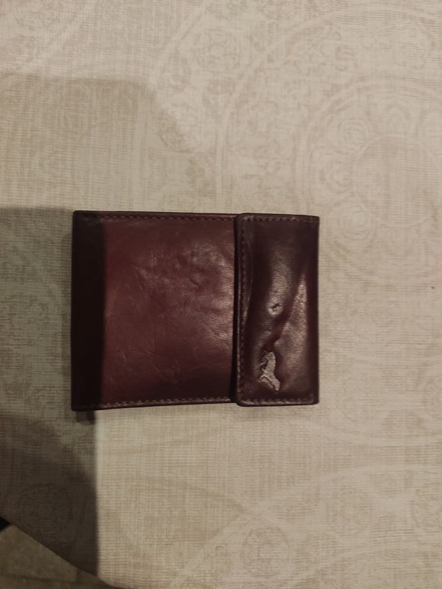 Billetera de piel hecha a mano