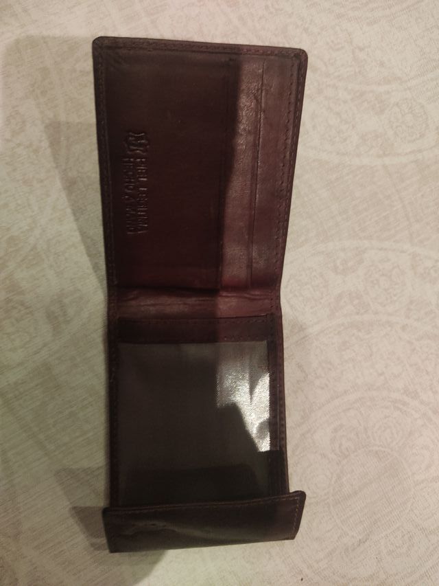 Billetera de piel hecha a mano