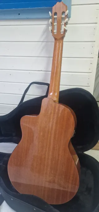 Guitarra Acústica  cutaway Prudencio paez  n° 50.