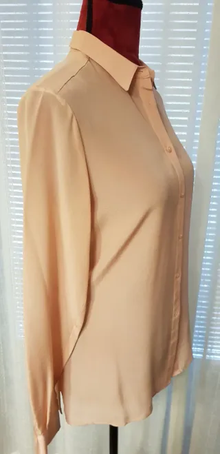 Camisa rosa seda cuello camisero