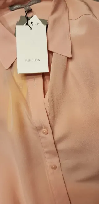 Camisa rosa seda cuello camisero